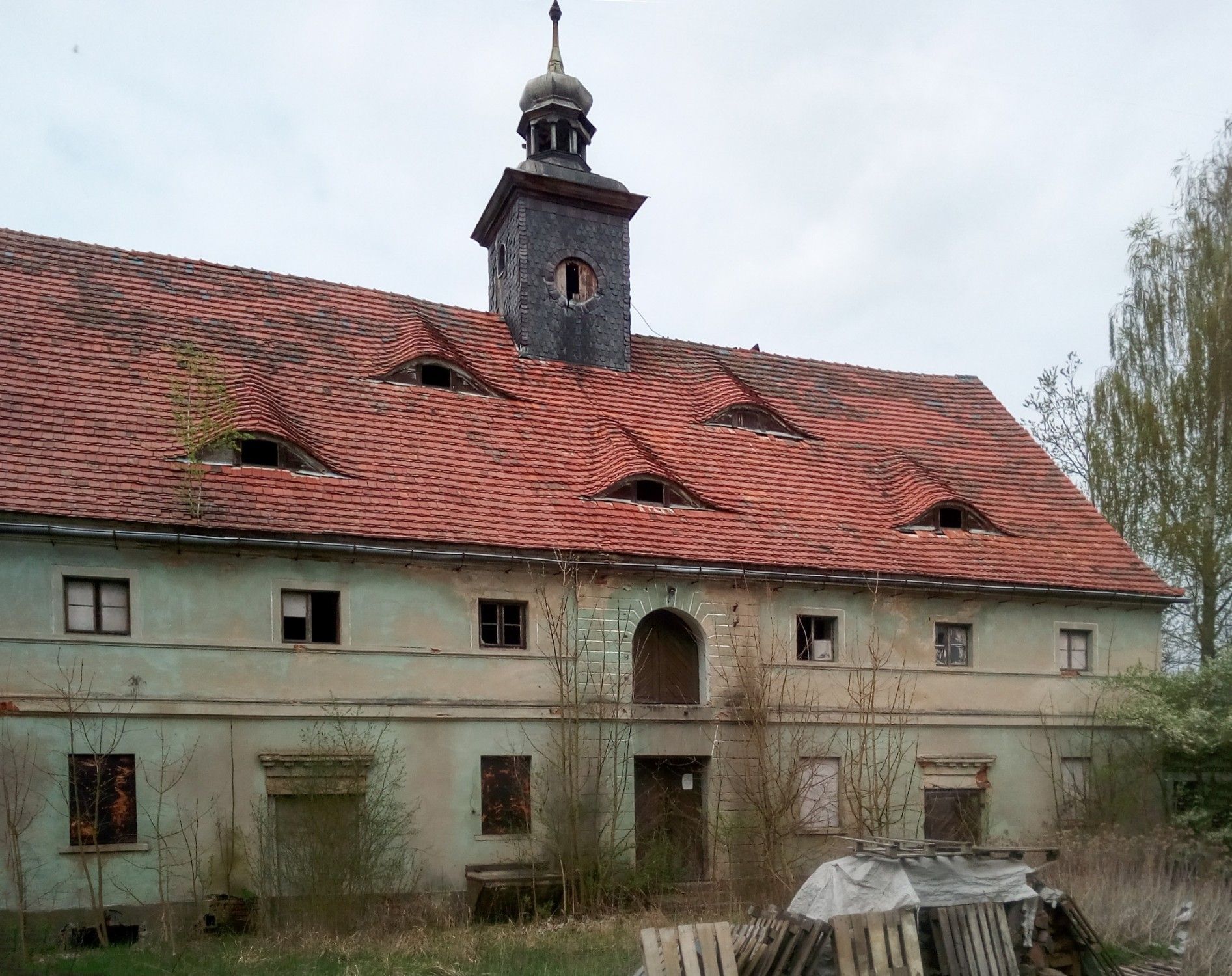 Dwór na sprzedaż Namysłów, województwo opolskie:  Widok z zewnątrz