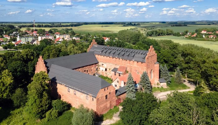 Zamek na sprzedaż Barciany, województwo warmińsko-mazurskie,  Polska