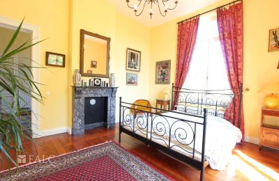 Pałac na sprzedaż Fays, Wallonie, Erstes Schlafzimmer im 1.OG