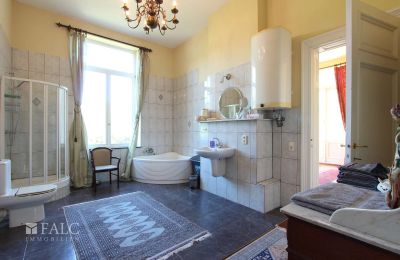 Pałac na sprzedaż Fays, Wallonie, Badezimmer im 1.OG