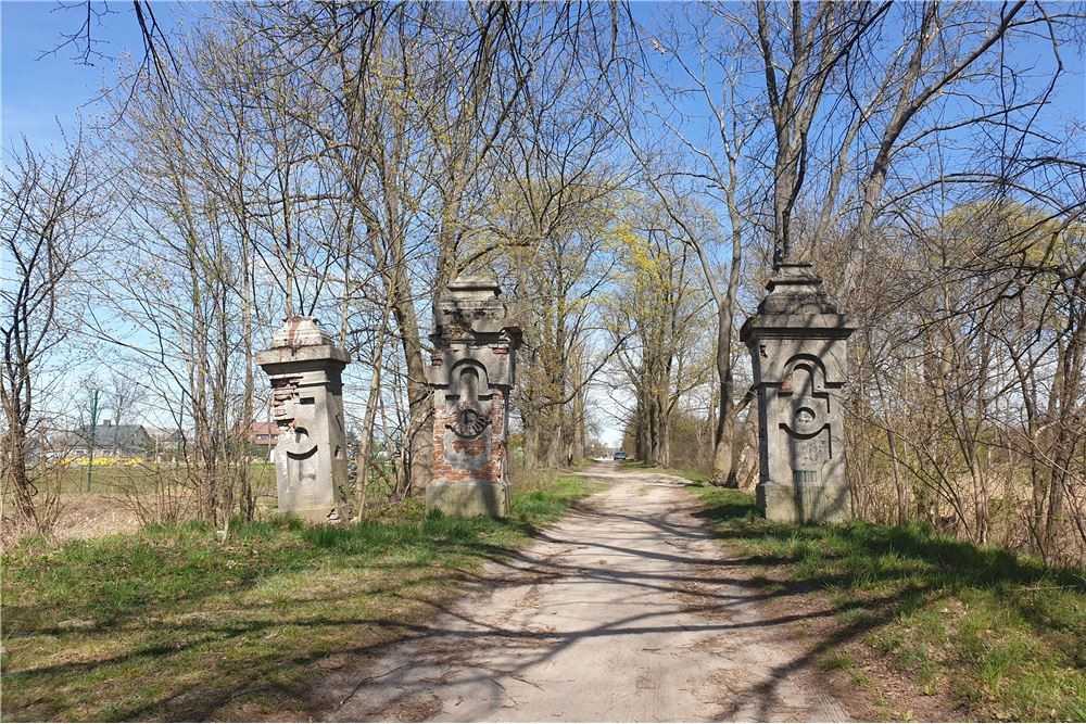 Zdjęcia Duży park zabytkowy pod Warszawą