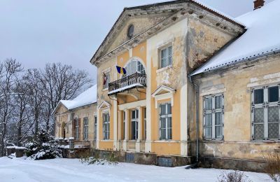 Dwór na sprzedaż Gatarta, Gatartas Muiža, Vidzeme, Widok z boku
