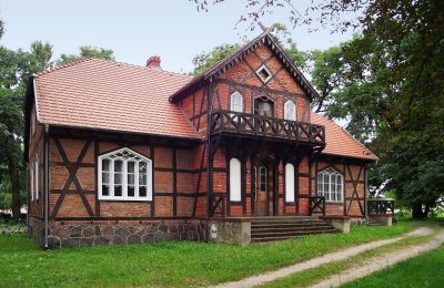 Dwór na sprzedaż Wielkopolskie, Widok z boku