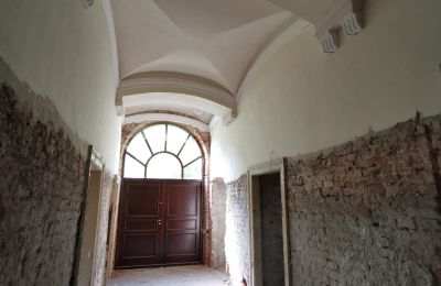 Dwór na sprzedaż Lubiatów, Dwór w Lubiatowie, Łódzkie, Korytarz
