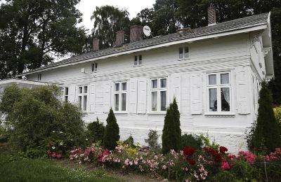 Dwór na sprzedaż Lichnowy, Pomorskie, Widok z tyłu