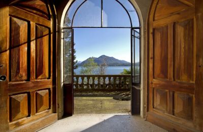 Zabytkowa willa na sprzedaż 28838 Stresa, Via Giuseppe Mazzini, Piemont, Wejście