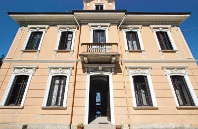 Zabytkowa willa na sprzedaż 28838 Stresa, Piemont:  Widok z przodu