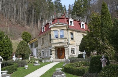 Zabytkowa willa na sprzedaż 72574 Bad Urach, Badenia-Wirtembergia, Widok z przodu