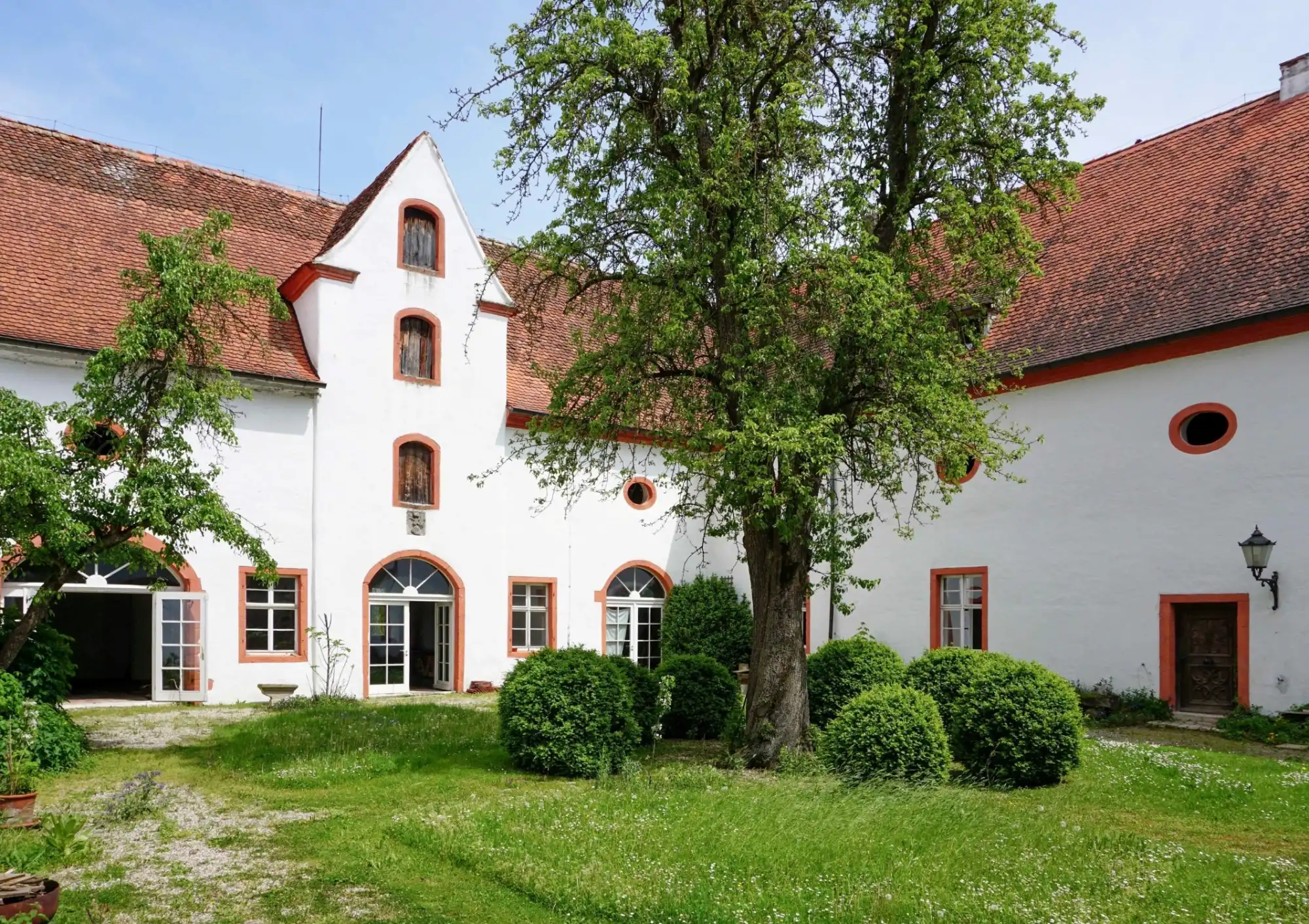 Zdjęcia Piękny barokowy zamek na sprzedaż w Środkowej Frankonii, Bawaria, Niemcy