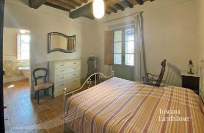 Dom na wsi na sprzedaż Cortona, Toskania:  RIF 3085 Schlafzimmer 3 mit Blick in BZ