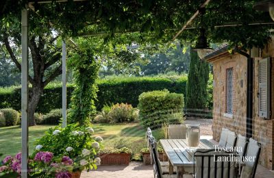 Dom na wsi na sprzedaż Manciano, Toskania:  RIF 3084 überdachte Terrasse