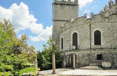 Zamek na sprzedaż Umbria:  