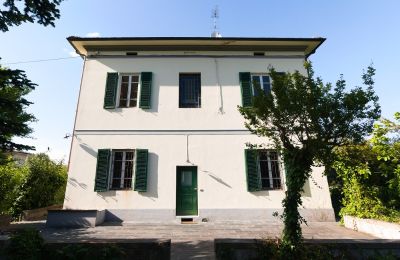 Zabytkowa willa na sprzedaż Lucca, Toskania, Widok z boku