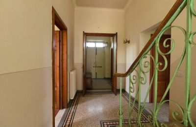 Zabytkowa willa na sprzedaż Lucca, Toskania, Schody