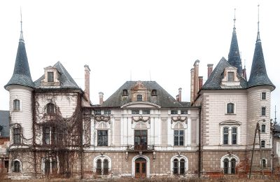 Pałac na sprzedaż Bożków, Palac Wilelma von Magnis 1, Dolnośląskie, Widok z boku