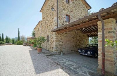 Nieruchomości, Uroczy wiejski dom w Umbrii z wymarzonym widokiem - 8 hektarów terenu