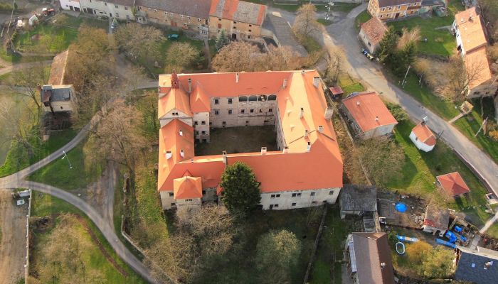 Renesansowy zamek pod Pragą
