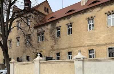 Pałac na sprzedaż Štětí, Ústecký kraj, Widok z przodu