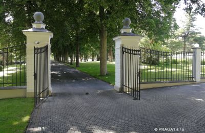 Pałac na sprzedaż Hlavní město Praha, Wjazd