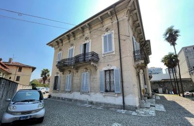 Zabytkowa willa na sprzedaż Verbano-Cusio-Ossola, Intra, Piemont, Widok z boku