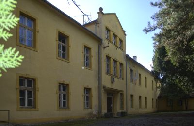 Dwór na sprzedaż Kraj nitrzański, Widok z przodu
