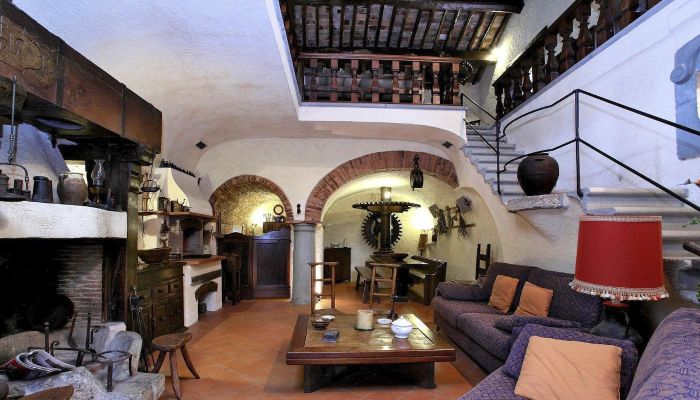 Odrestaurowana oliwnia z XV wieku z włoskim urokiem