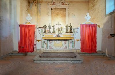 Nieruchomości, Piękna willa w Castiglion Fiorentino z kaplicą i gajem oliwnym