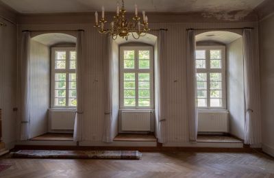 Pałac na sprzedaż Badenia-Wirtembergia, Gr. Zimmer im li9nken Flügel