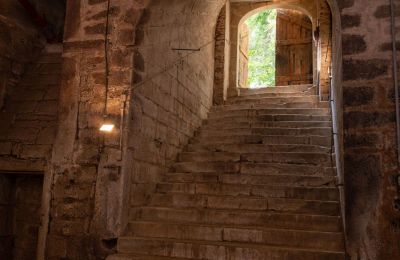 Pałac na sprzedaż Badenia-Wirtembergia, Treppe in Gewölbekeller