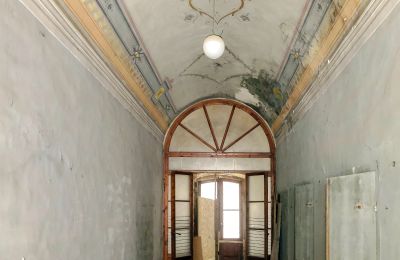 Pałac na sprzedaż Piobbico, Garibaldi  95, Marche:  Korytarz