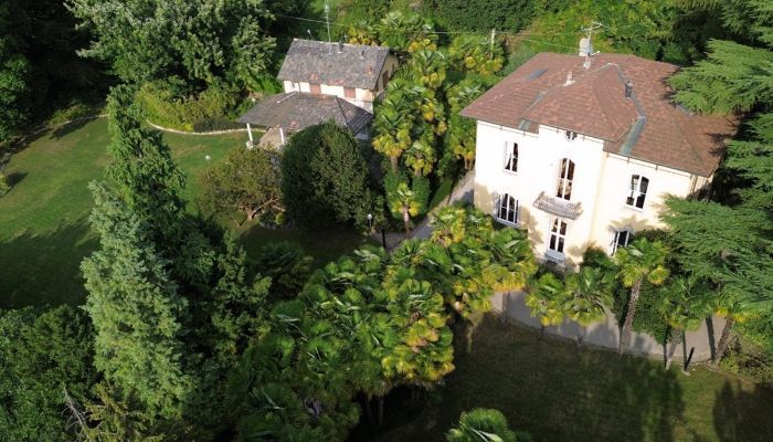 Zabytkowa willa na sprzedaż Merate, Lombardia,  Włochy