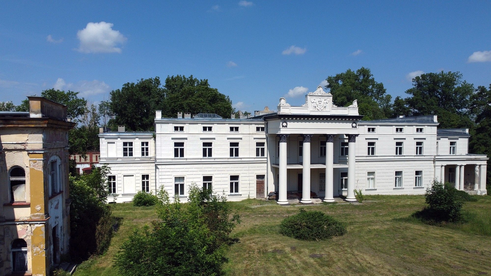 Zdjęcia Pałac w Głuchowie na sprzedaż - Nowa cena