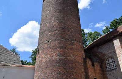 Zamek na sprzedaż Karłowice, Zamek w Karłowicach, Opolskie, Wieża pałacowa