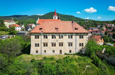 Pałac na sprzedaż Žitenice, Zámek Žitenice, okres Litoměřice, Widok z tyłu
