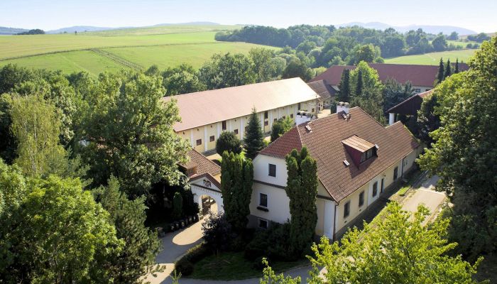 Dwór na sprzedaż Benešov, Středočeský kraj,  Czechy