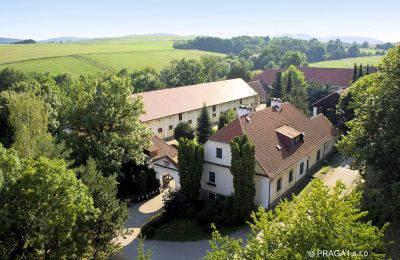 Dwór Benešov, Czechy Środkowe