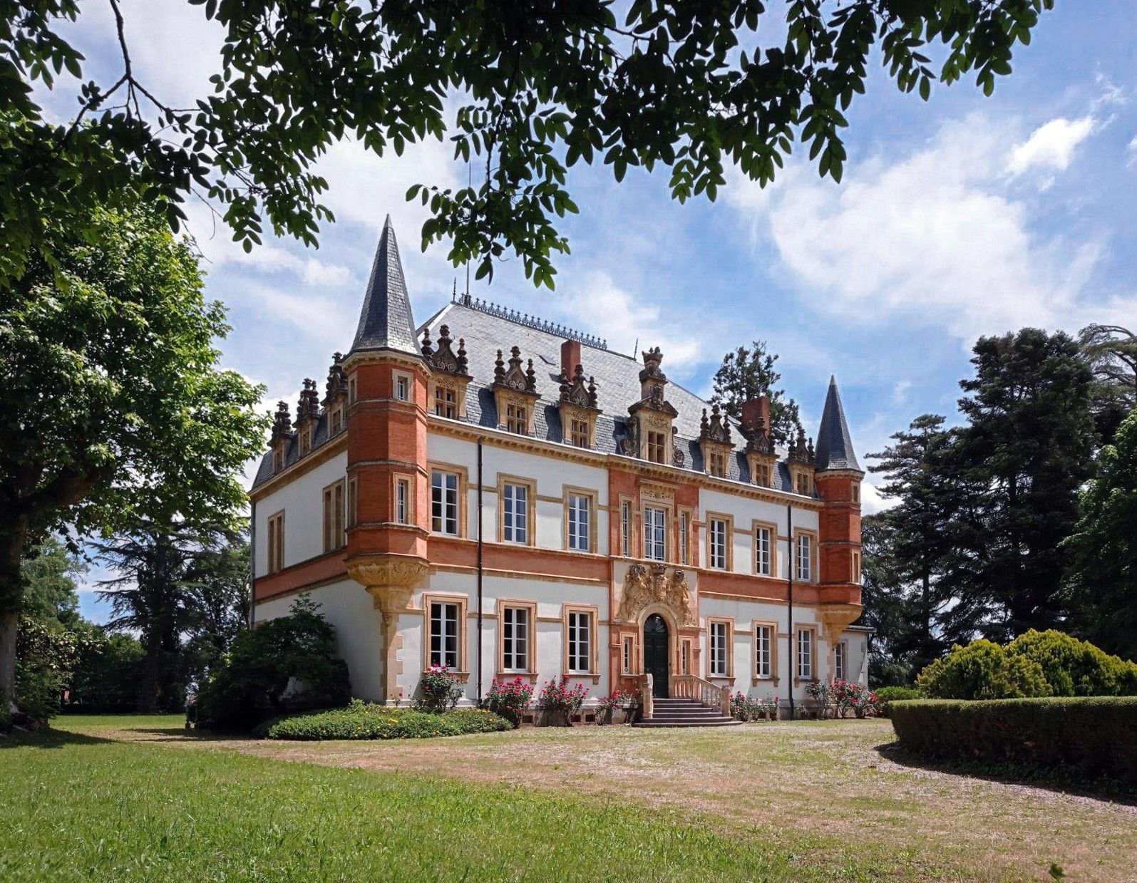 Zdjęcia Zamek na południu Francji, w regionie Haute-Garonne