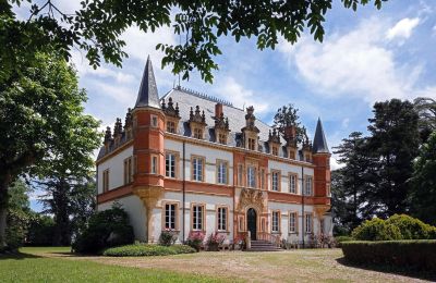 Nieruchomości, Wspaniały zamek na południu Francji, w regionie Haute-Garonne