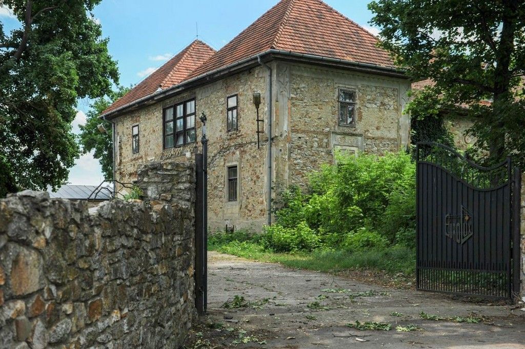 Zdjęcia Renesansowy dwór z parkiem we wschodniej Słowacji