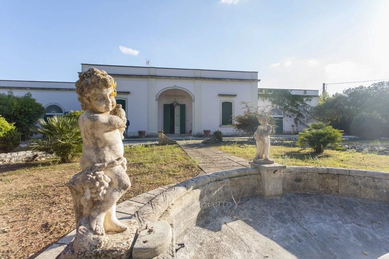 Zdjęcia Zabytkowa willa z basenem i ogrodem w pobliżu Lecce
