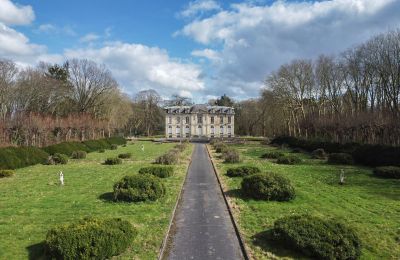 Pałac na sprzedaż Chantilly, Hauts-de-France, Wjazd