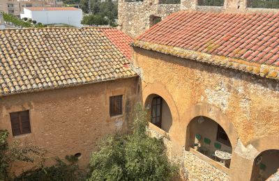 Zamek na sprzedaż Creixell, Carrer Ignasi Iglesias 13, Katalonia:  