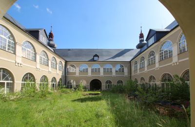 Pałac na sprzedaż Olomoucký kraj, Dziedziniec wewnętrzny