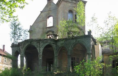 Posiadłości, Zabytkowy Pałac w Czernej