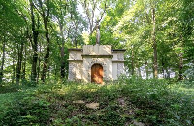 Posiadłości, Zespół pałacowo-folwarczny Szembeków