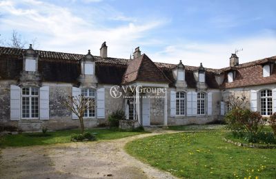 Pałac na sprzedaż Monflanquin, Nouvelle-Aquitaine, Dwór