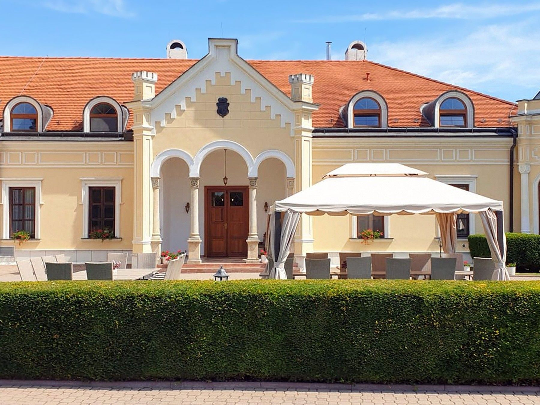 Zdjęcia Pałac na pograniczu słowacko-austriacko-czeskim