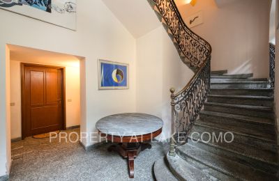 Apartament w zabytkowym budynku na sprzedaż Torno, Lombardia, Schody