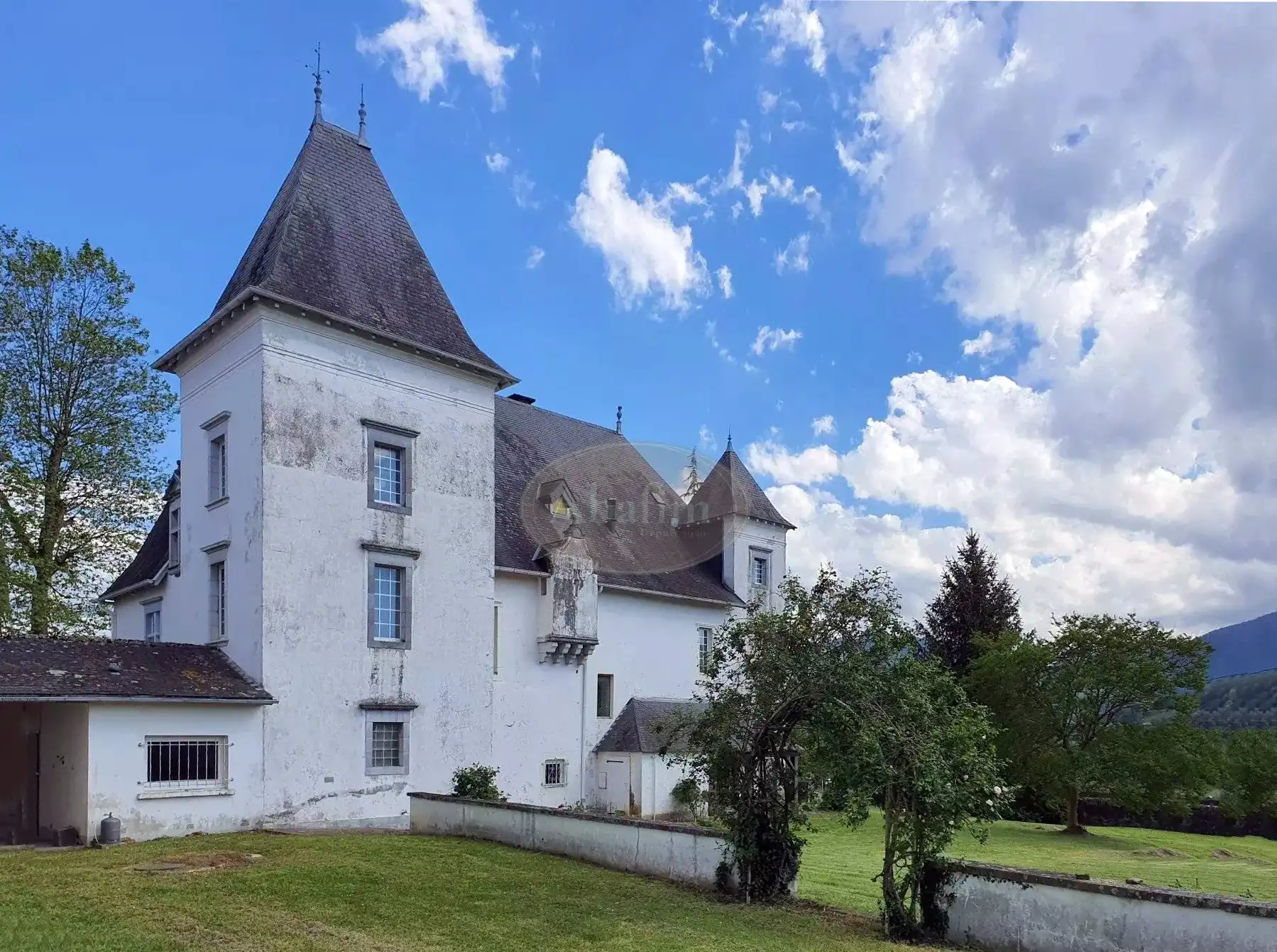 Zdjęcia Zamek w Pirenejach z panoramicznym widokiem