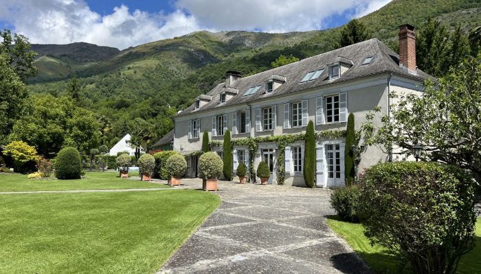 Dwór na sprzedaż Lourdes, Oksytania,  Francja